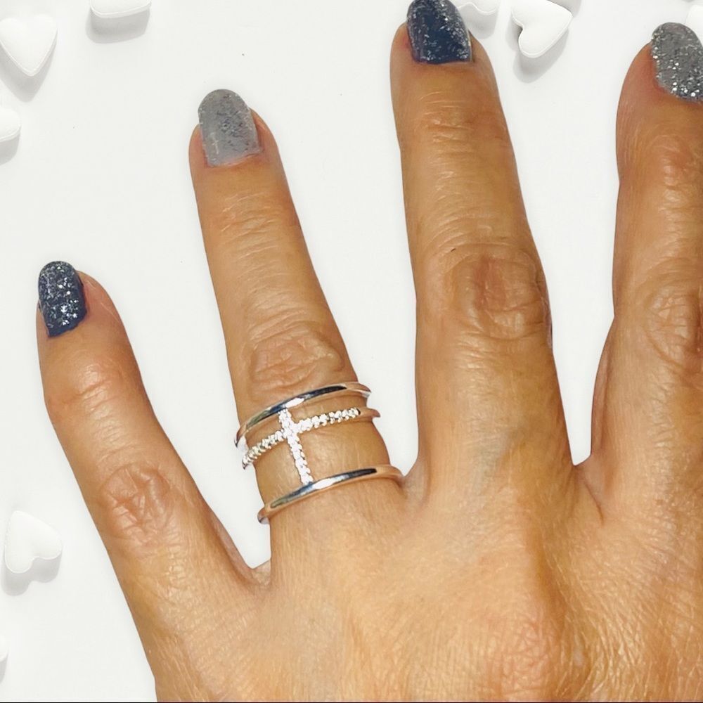 Paved cross stainless steel thumb ring adjustable size, NWOT